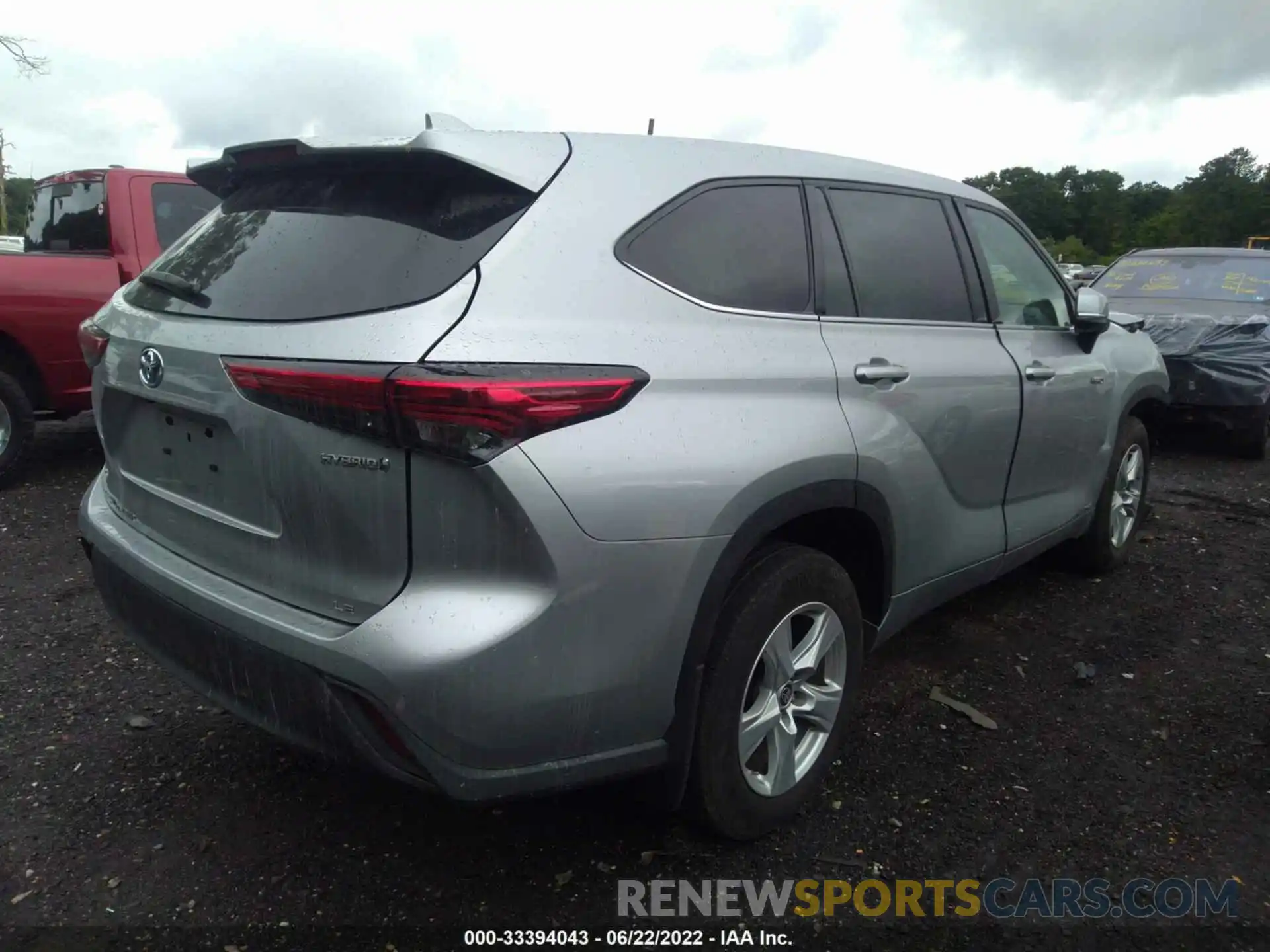 4 Photograph of a damaged car 5TDBBRCH6MS530128 TOYOTA HIGHLANDER 2021