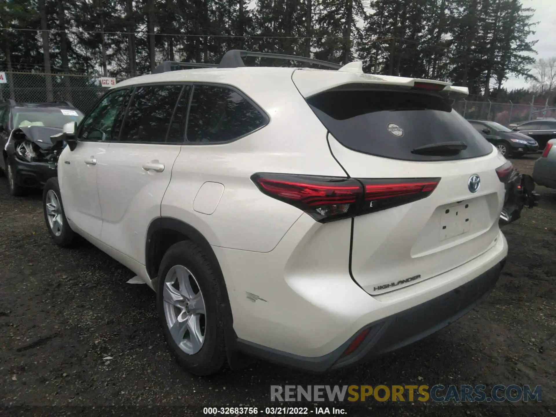 3 Photograph of a damaged car 5TDBBRCH6MS532672 TOYOTA HIGHLANDER 2021