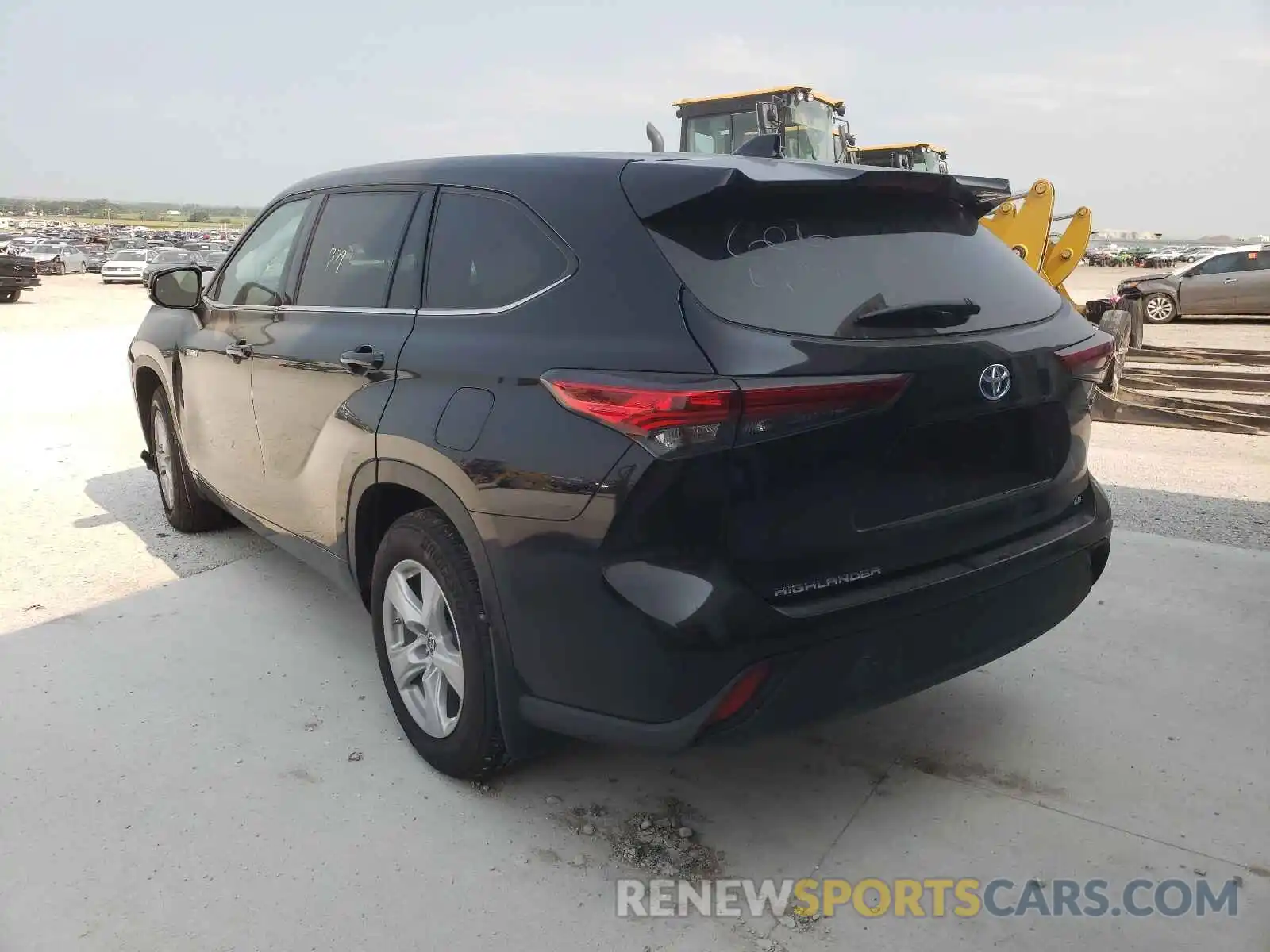 3 Photograph of a damaged car 5TDBBRCH7MS041379 TOYOTA HIGHLANDER 2021