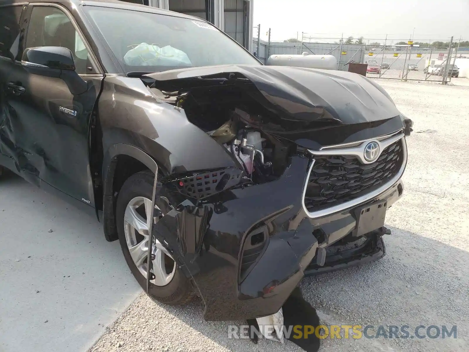 9 Photograph of a damaged car 5TDBBRCH7MS041379 TOYOTA HIGHLANDER 2021