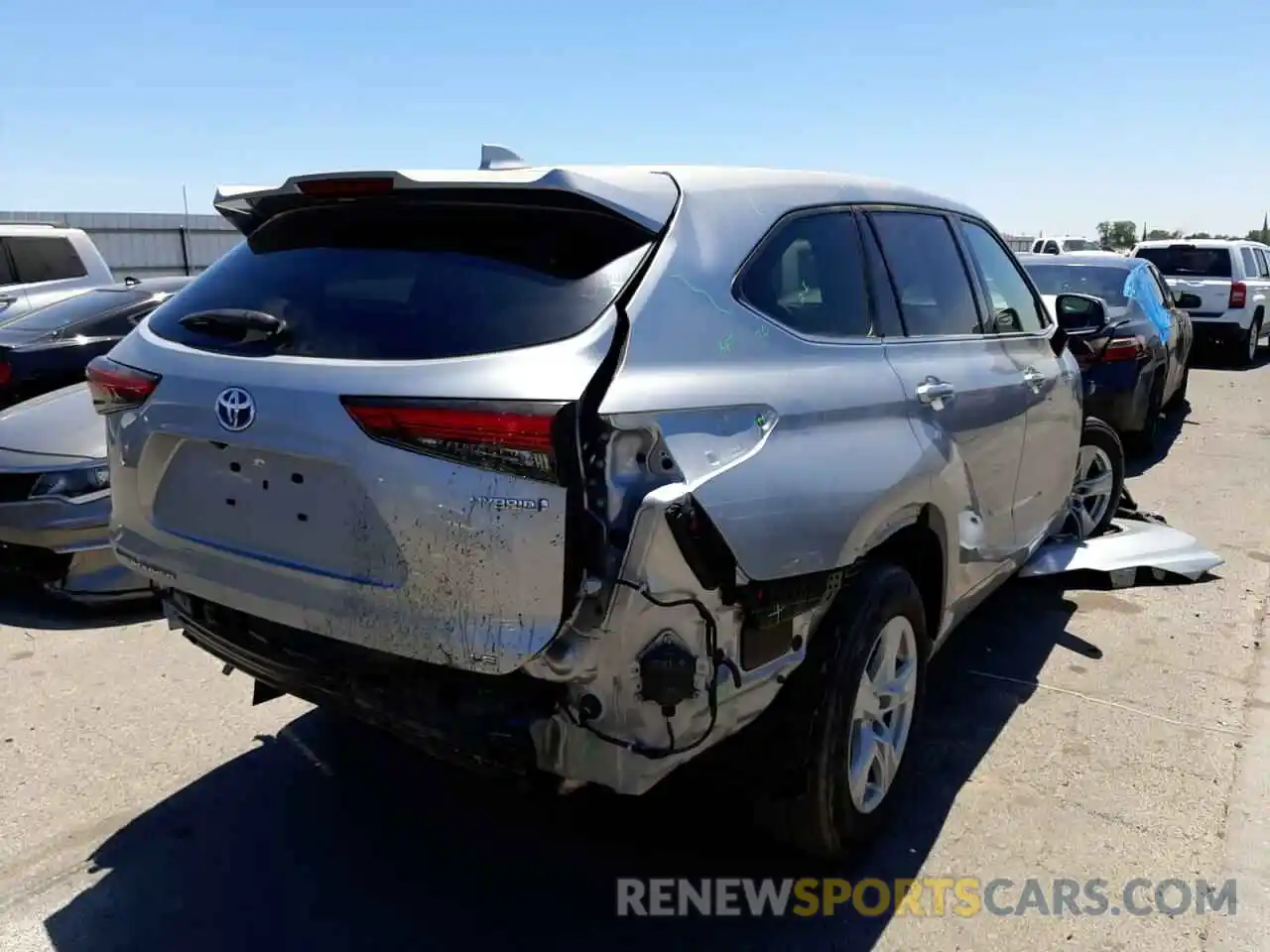 4 Photograph of a damaged car 5TDBBRCH8MS023473 TOYOTA HIGHLANDER 2021