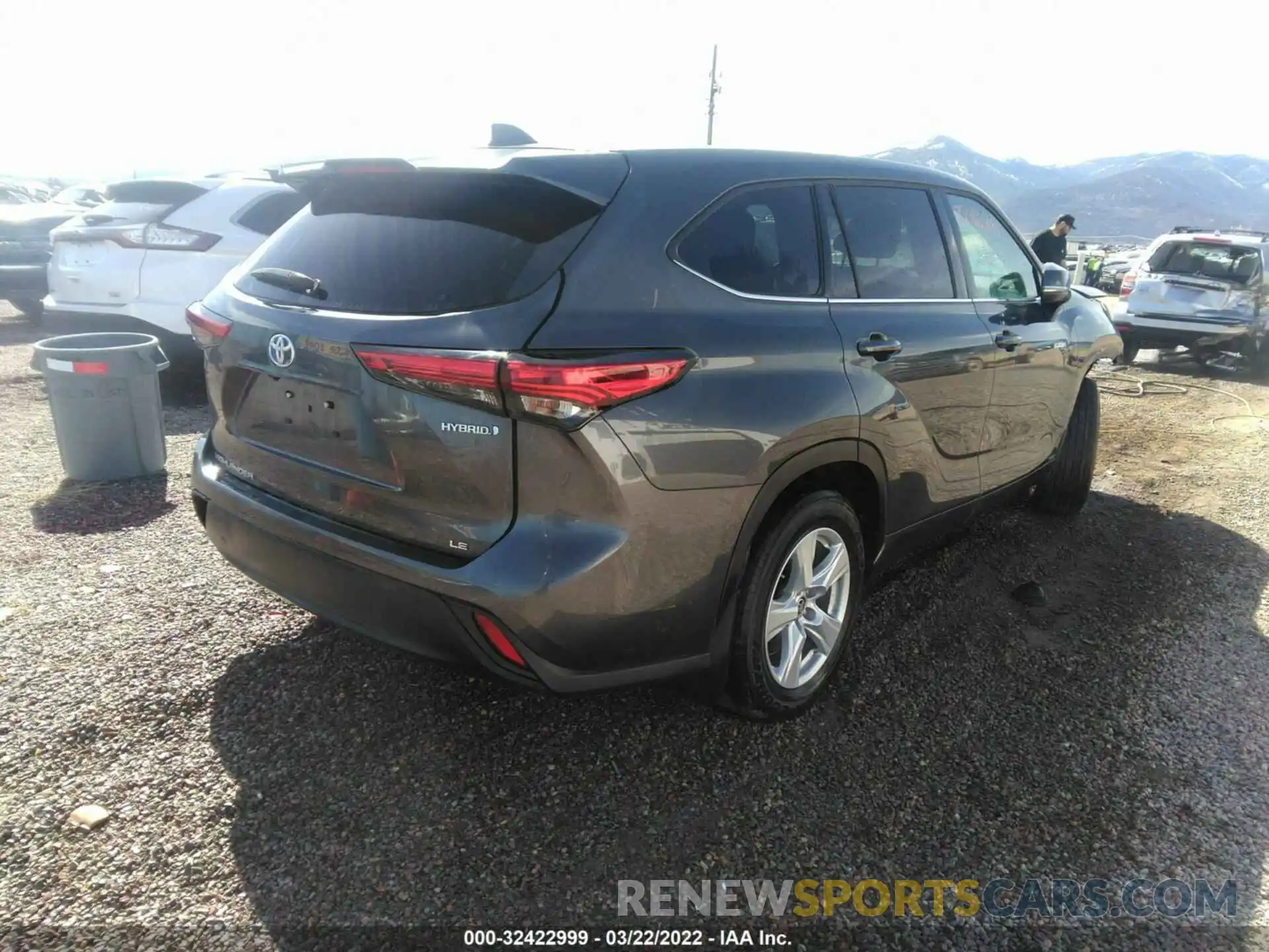 4 Photograph of a damaged car 5TDBBRCH8MS517669 TOYOTA HIGHLANDER 2021