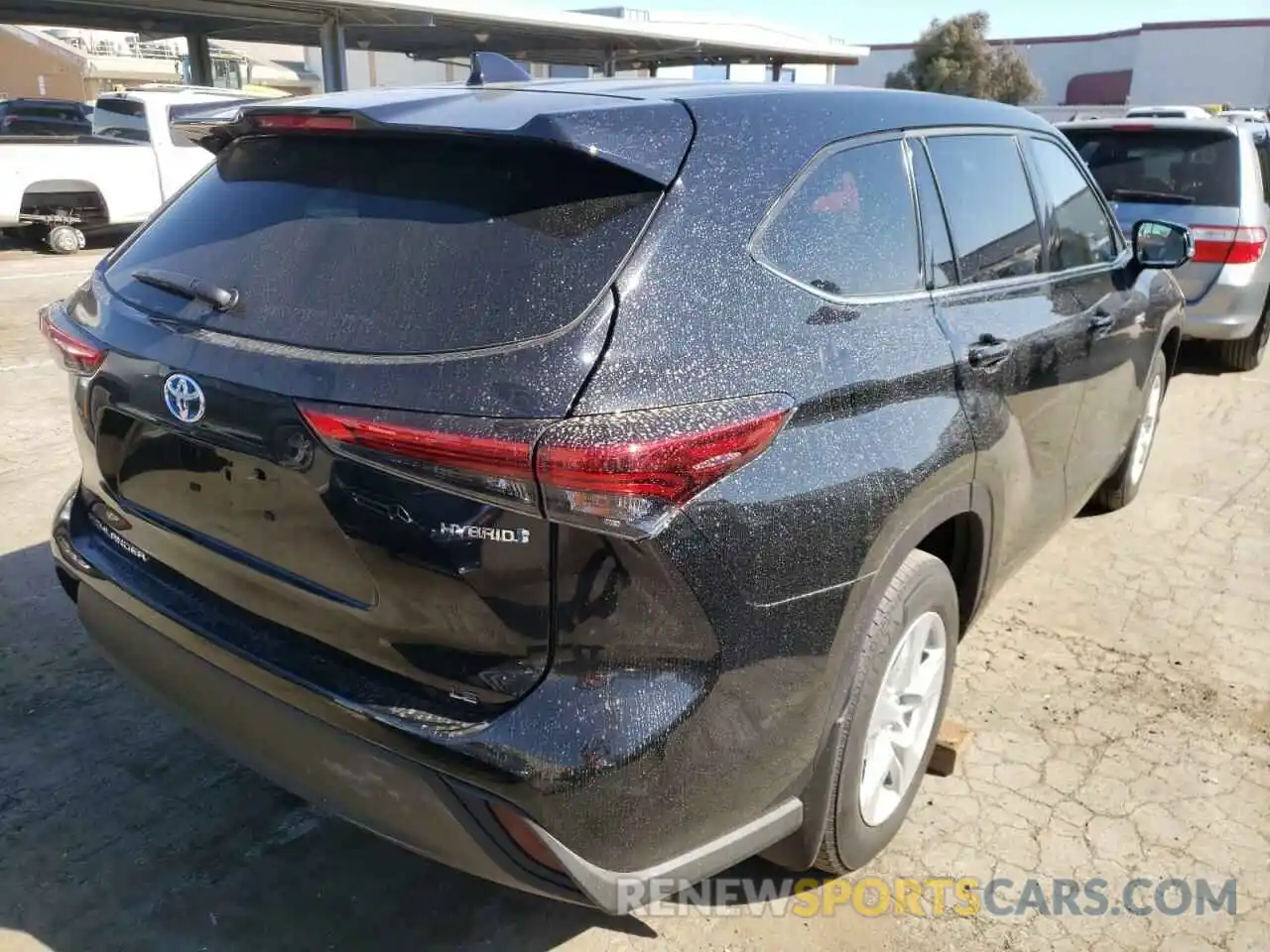 4 Photograph of a damaged car 5TDBBRCH9MS537185 TOYOTA HIGHLANDER 2021