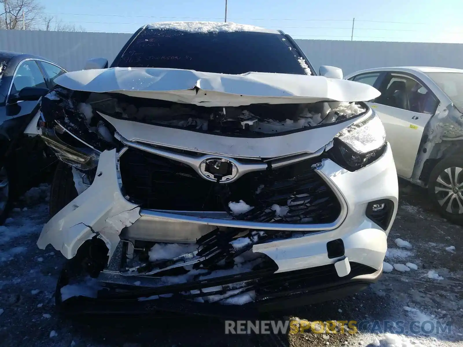 9 Photograph of a damaged car 5TDBZRBH0MS075404 TOYOTA HIGHLANDER 2021