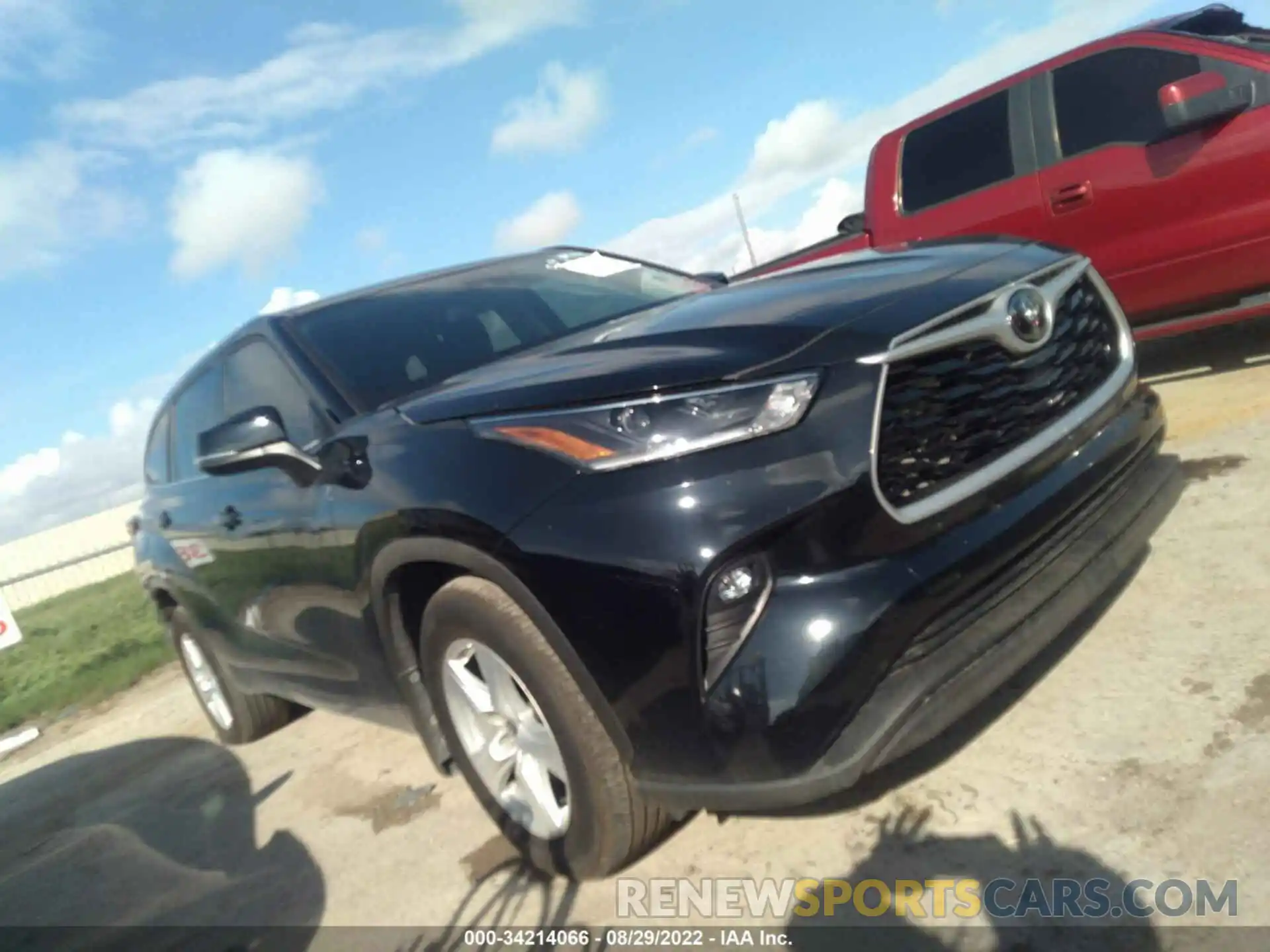 1 Photograph of a damaged car 5TDBZRBH0MS117828 TOYOTA HIGHLANDER 2021