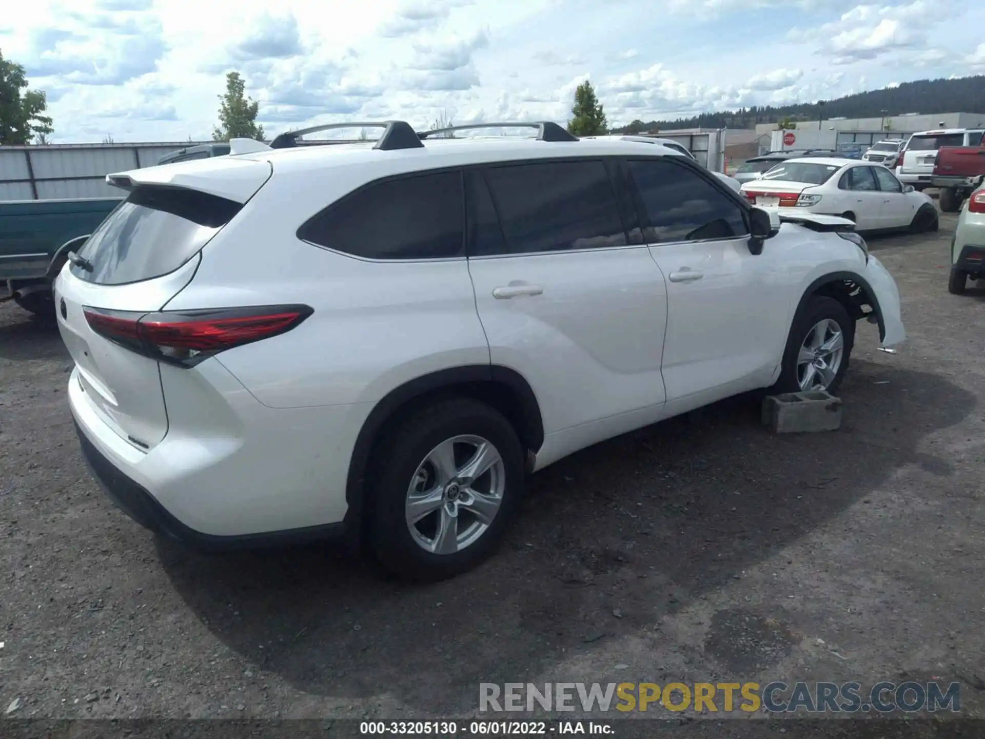 4 Photograph of a damaged car 5TDBZRBH0MS141675 TOYOTA HIGHLANDER 2021