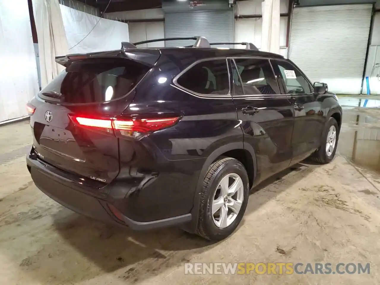 4 Photograph of a damaged car 5TDBZRBH0MS142583 TOYOTA HIGHLANDER 2021