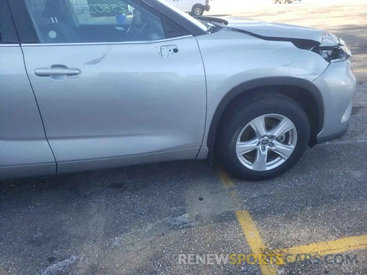 9 Photograph of a damaged car 5TDBZRBH0MS544491 TOYOTA HIGHLANDER 2021