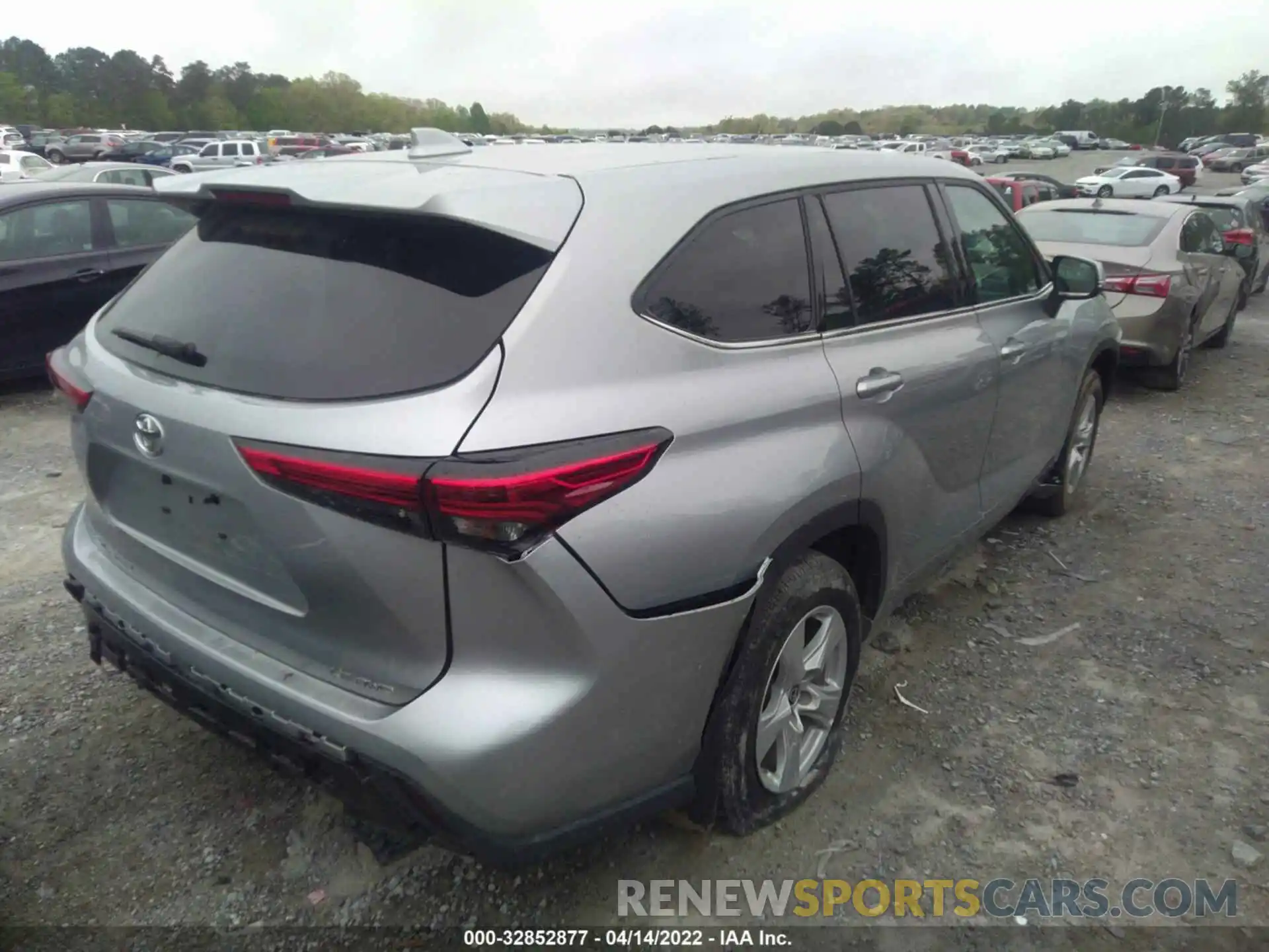 4 Photograph of a damaged car 5TDBZRBH1MS545505 TOYOTA HIGHLANDER 2021