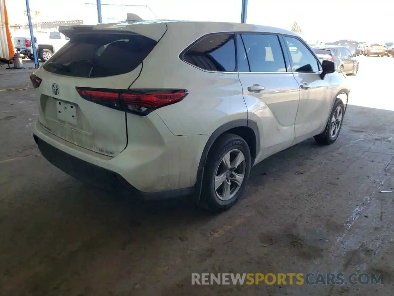 4 Photograph of a damaged car 5TDBZRBH2MS541835 TOYOTA HIGHLANDER 2021