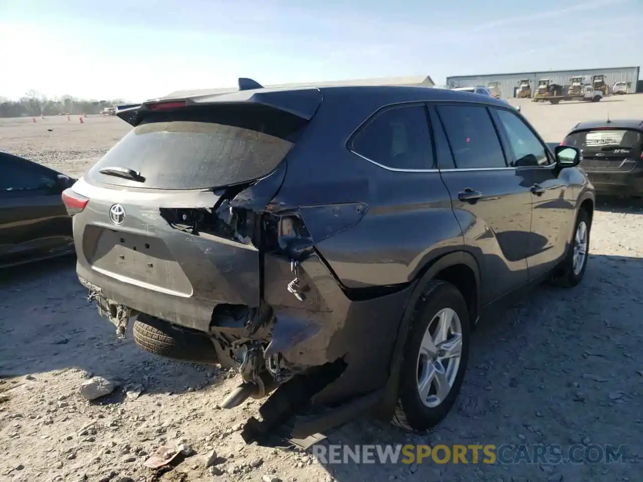 4 Photograph of a damaged car 5TDBZRBH2MS546324 TOYOTA HIGHLANDER 2021