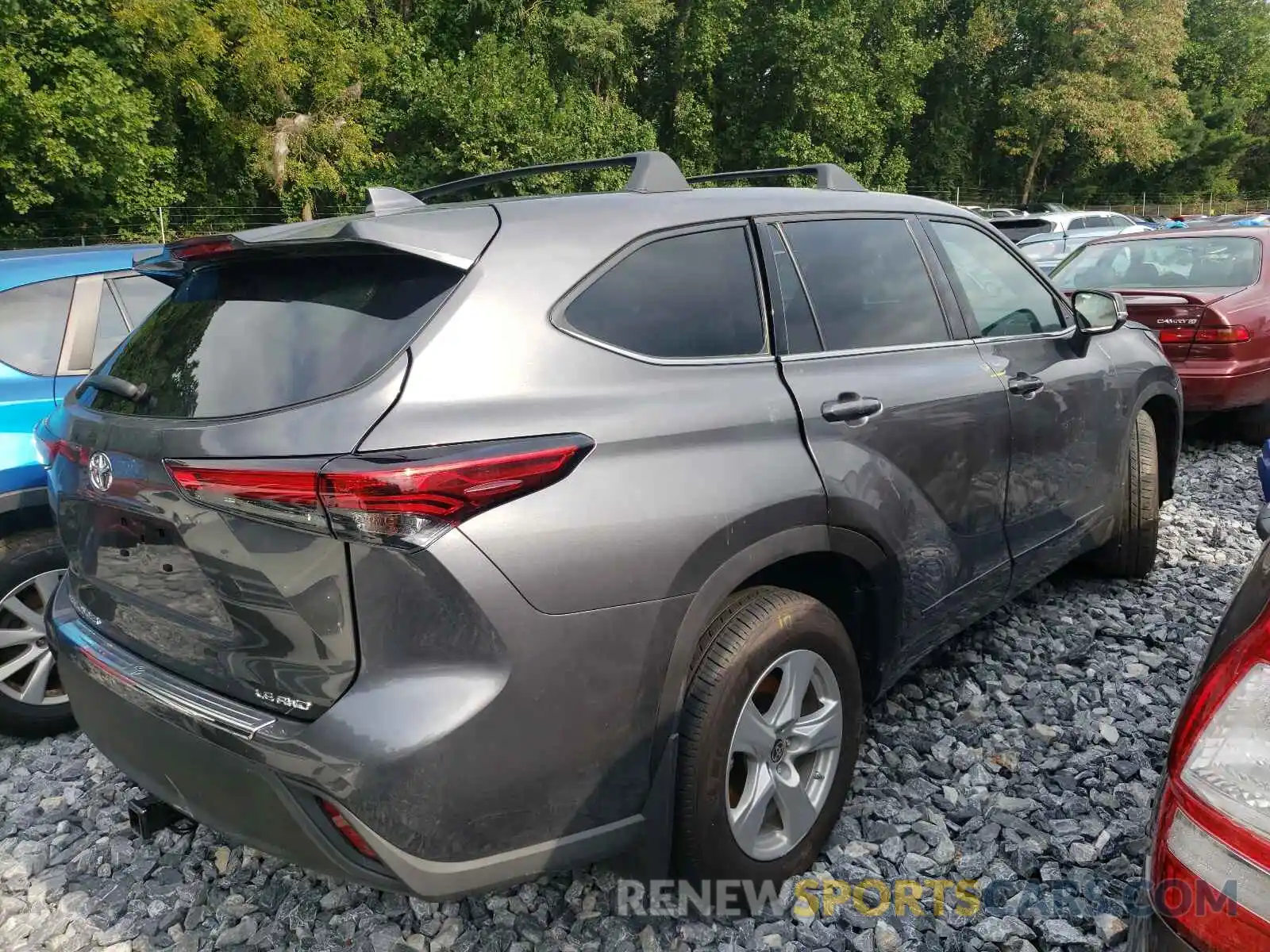 4 Photograph of a damaged car 5TDBZRBH3MS129942 TOYOTA HIGHLANDER 2021