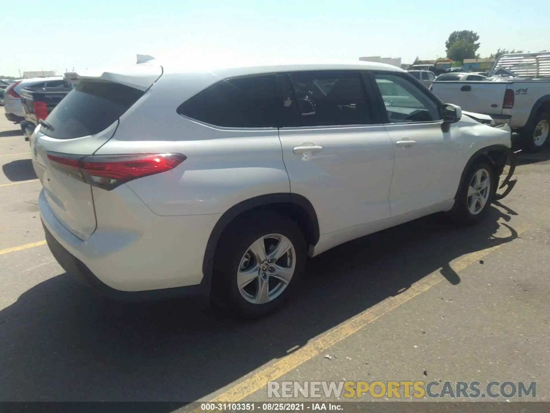 4 Photograph of a damaged car 5TDBZRBH3MS546445 TOYOTA HIGHLANDER 2021