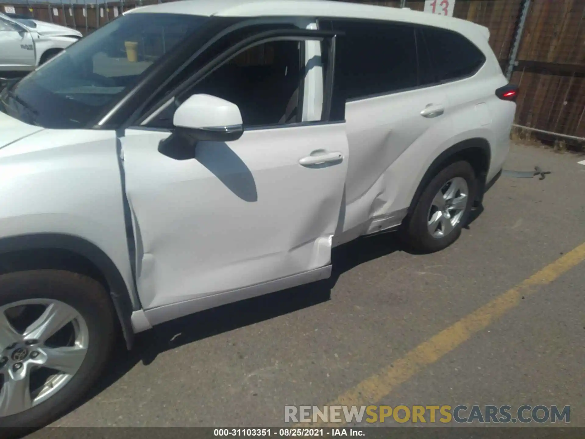 6 Photograph of a damaged car 5TDBZRBH3MS546445 TOYOTA HIGHLANDER 2021