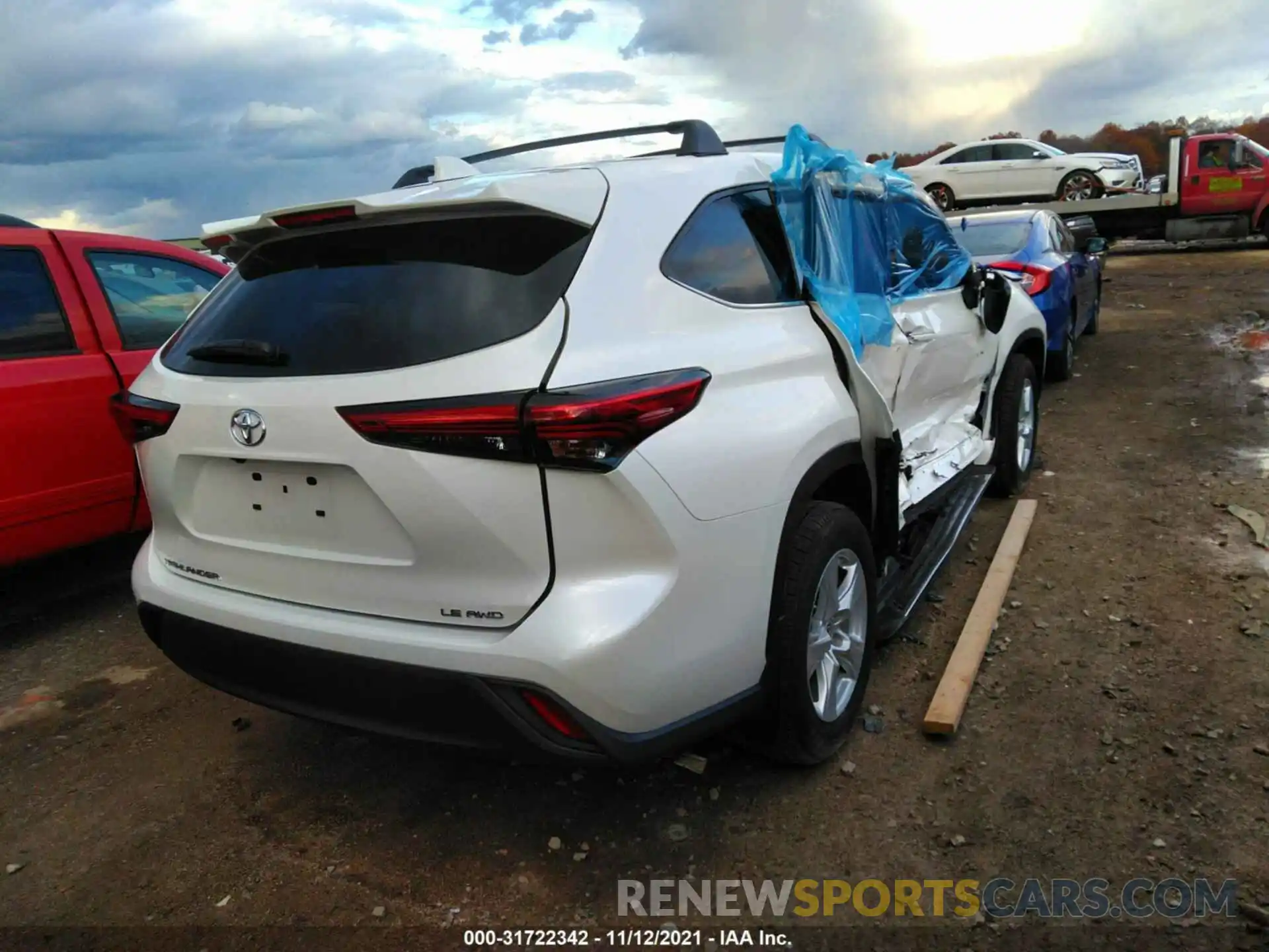 4 Photograph of a damaged car 5TDBZRBH4MS081545 TOYOTA HIGHLANDER 2021