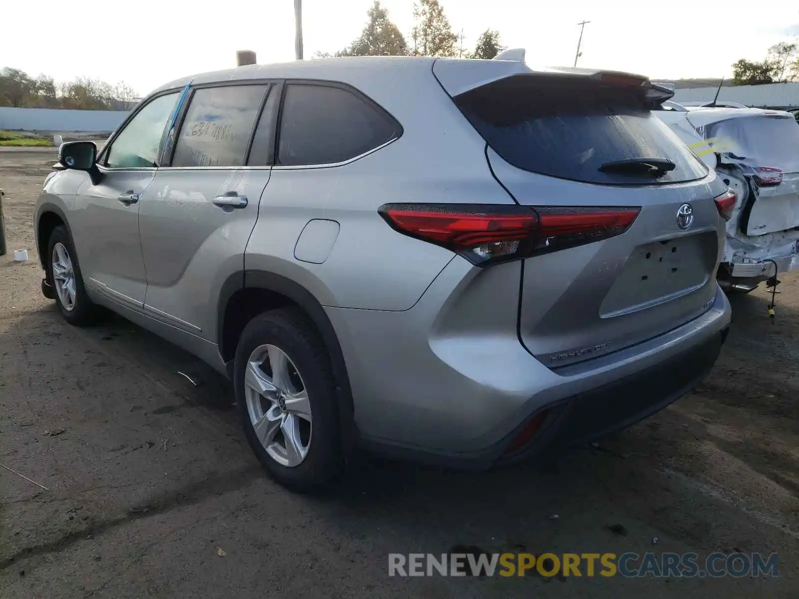 3 Photograph of a damaged car 5TDBZRBH5MS096796 TOYOTA HIGHLANDER 2021