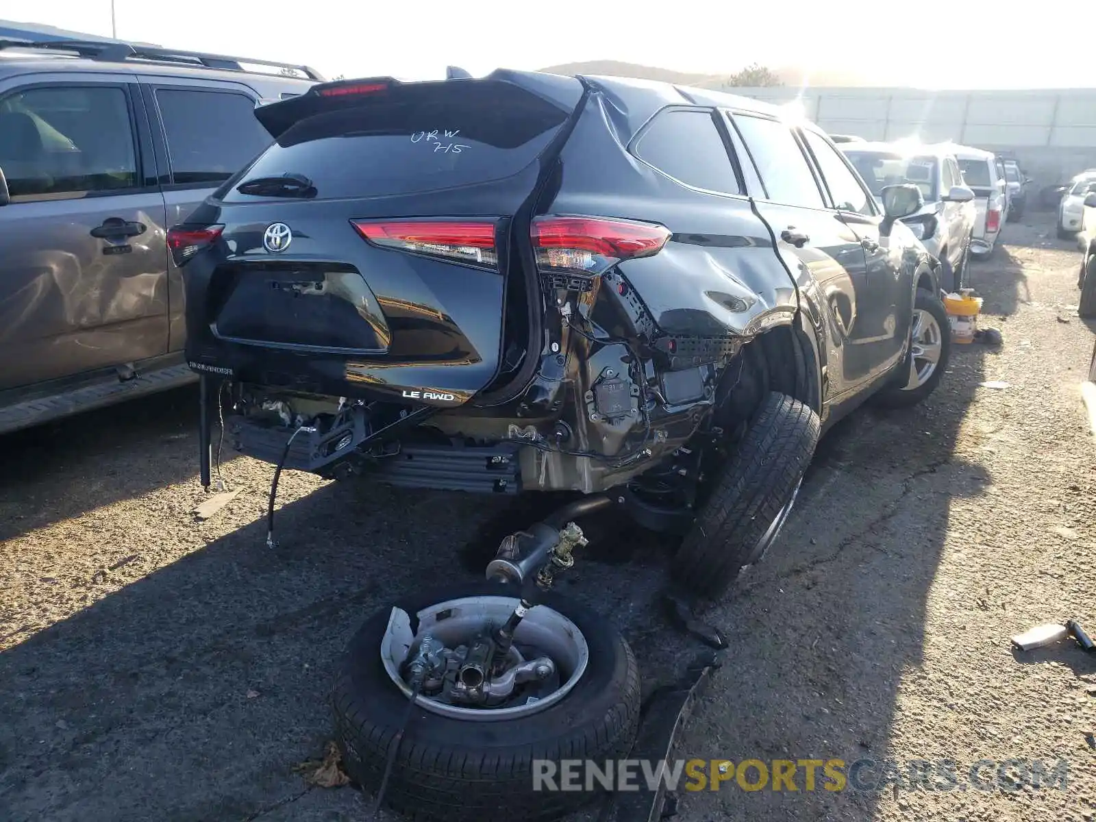 4 Photograph of a damaged car 5TDBZRBH5MS116884 TOYOTA HIGHLANDER 2021