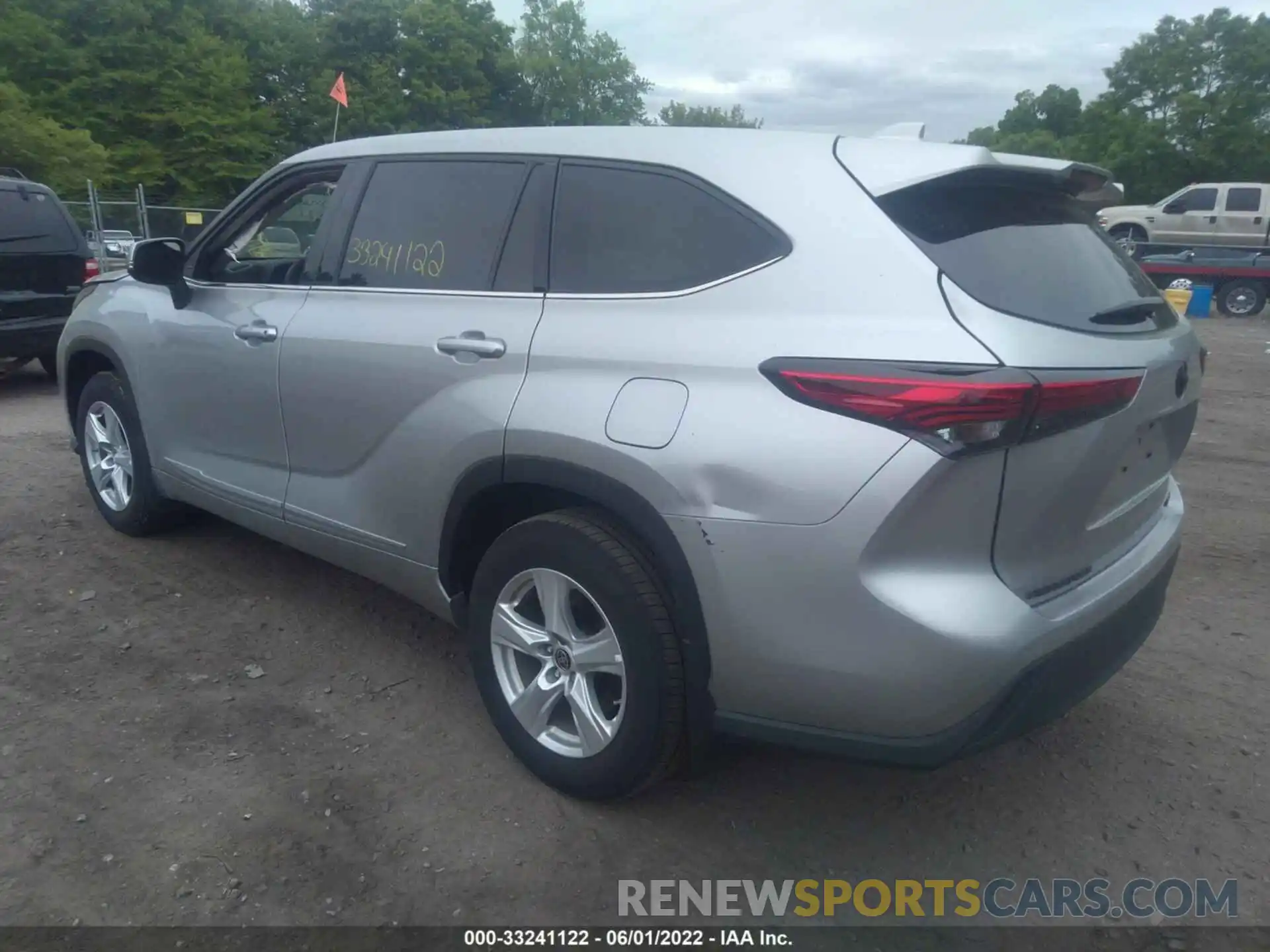 3 Photograph of a damaged car 5TDBZRBH5MS129232 TOYOTA HIGHLANDER 2021