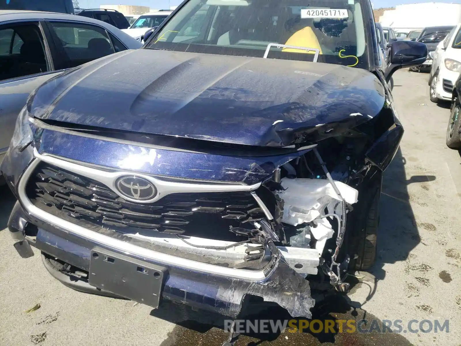 9 Photograph of a damaged car 5TDBZRBH6MS524908 TOYOTA HIGHLANDER 2021