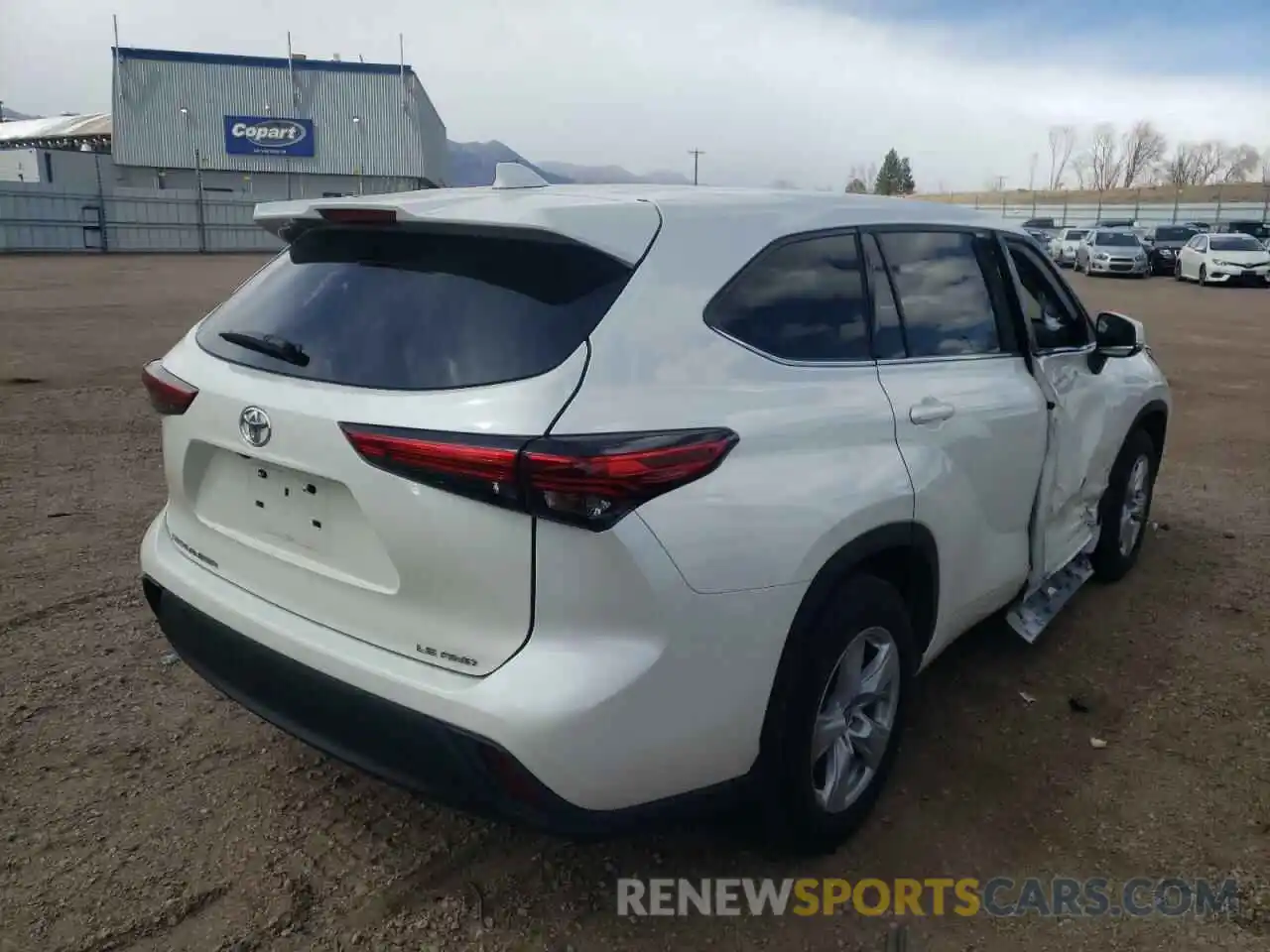 4 Photograph of a damaged car 5TDBZRBH7MS530023 TOYOTA HIGHLANDER 2021