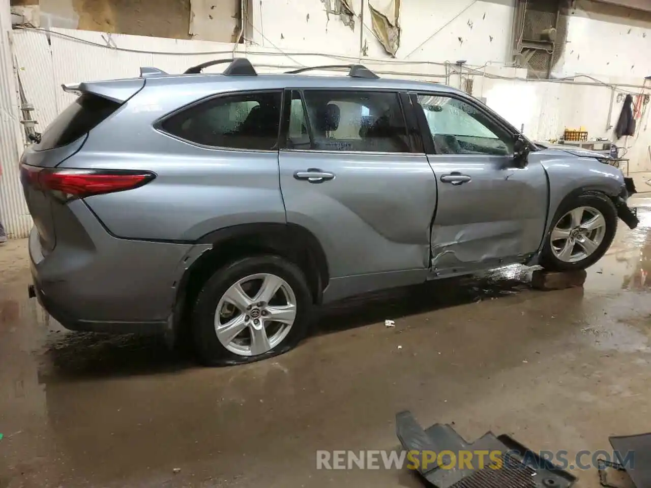 3 Photograph of a damaged car 5TDBZRBH8MS081810 TOYOTA HIGHLANDER 2021