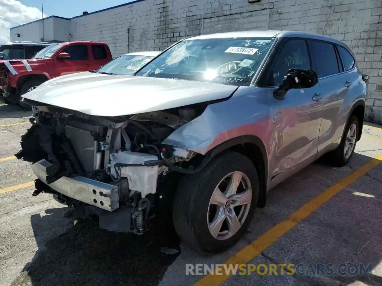 2 Photograph of a damaged car 5TDBZRBH8MS121111 TOYOTA HIGHLANDER 2021