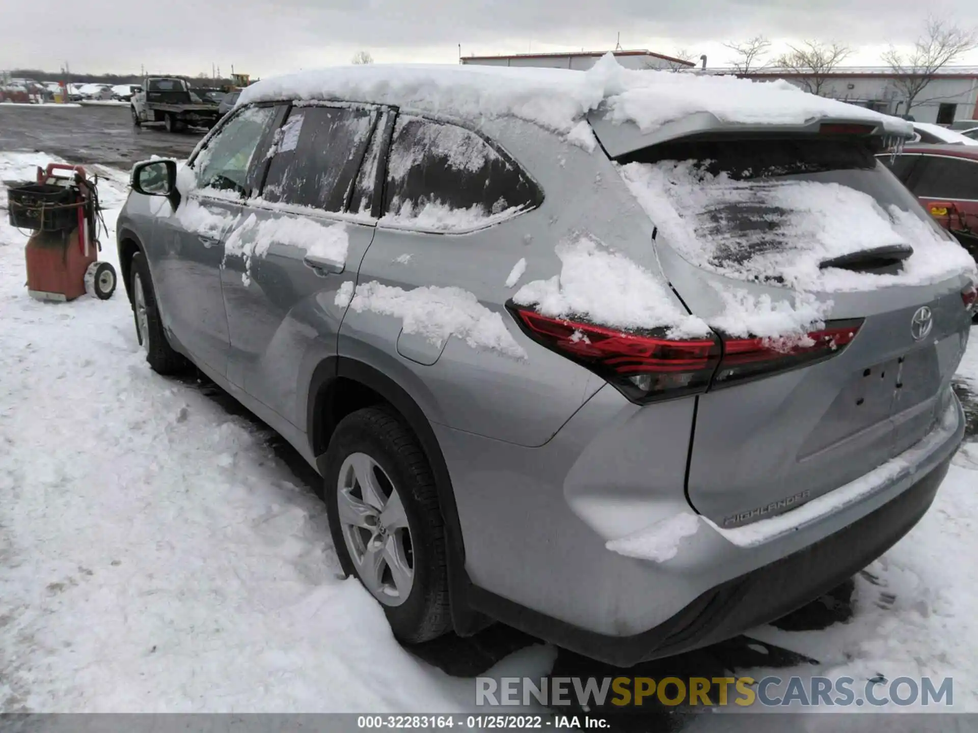 3 Photograph of a damaged car 5TDBZRBH8MS123344 TOYOTA HIGHLANDER 2021