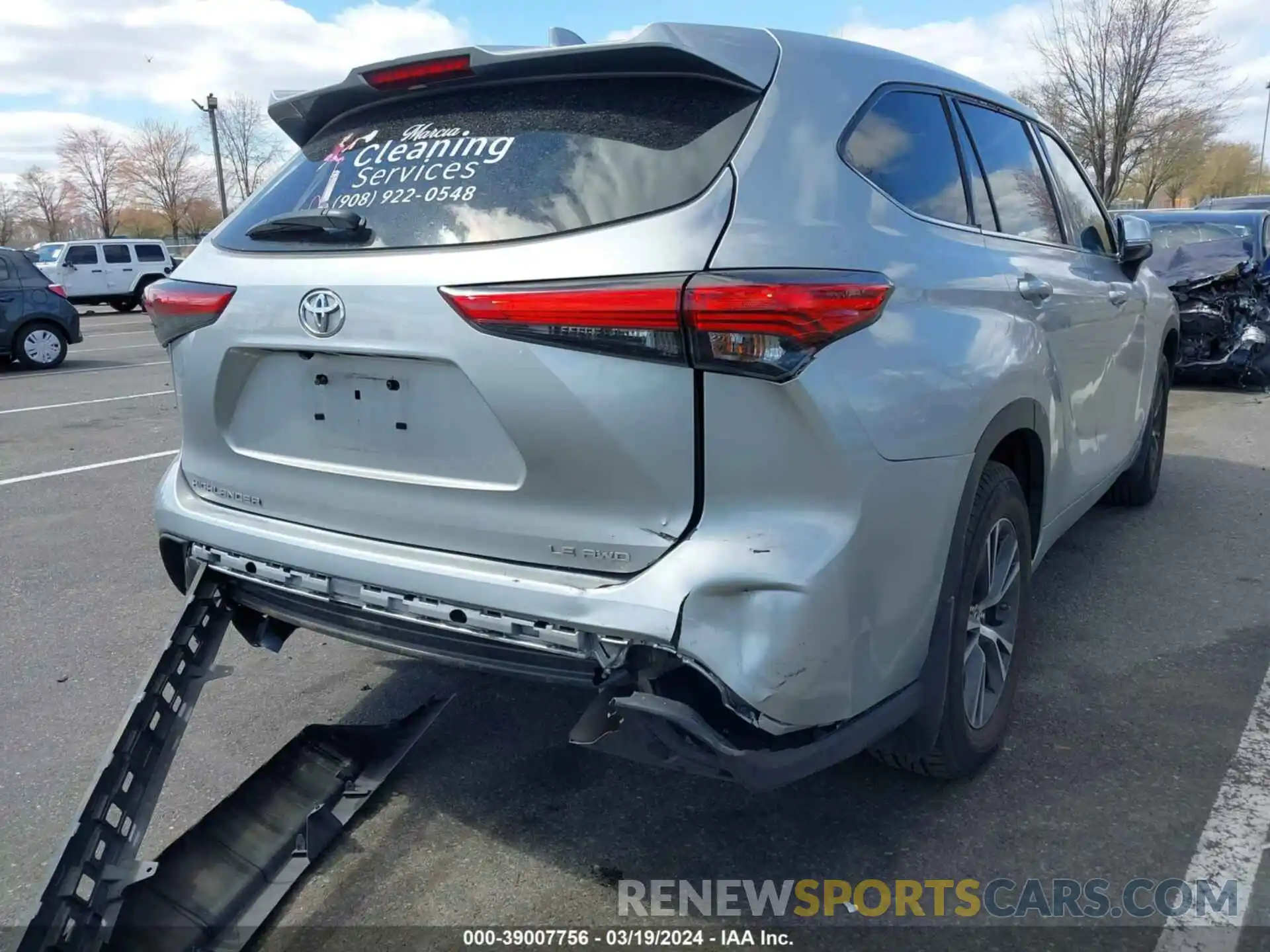 17 Photograph of a damaged car 5TDBZRBH8MS545291 TOYOTA HIGHLANDER 2021