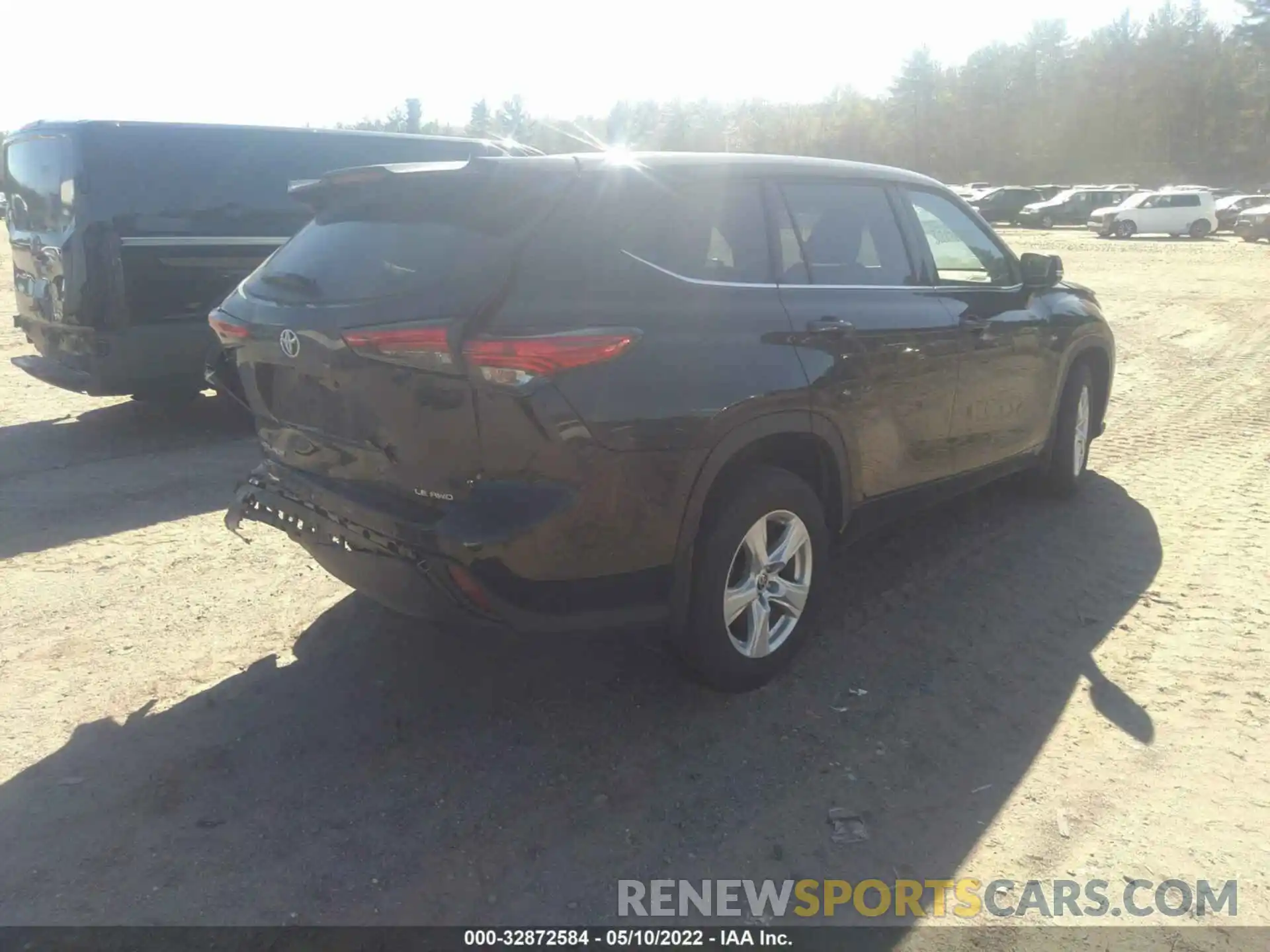 4 Photograph of a damaged car 5TDBZRBH8MS555416 TOYOTA HIGHLANDER 2021