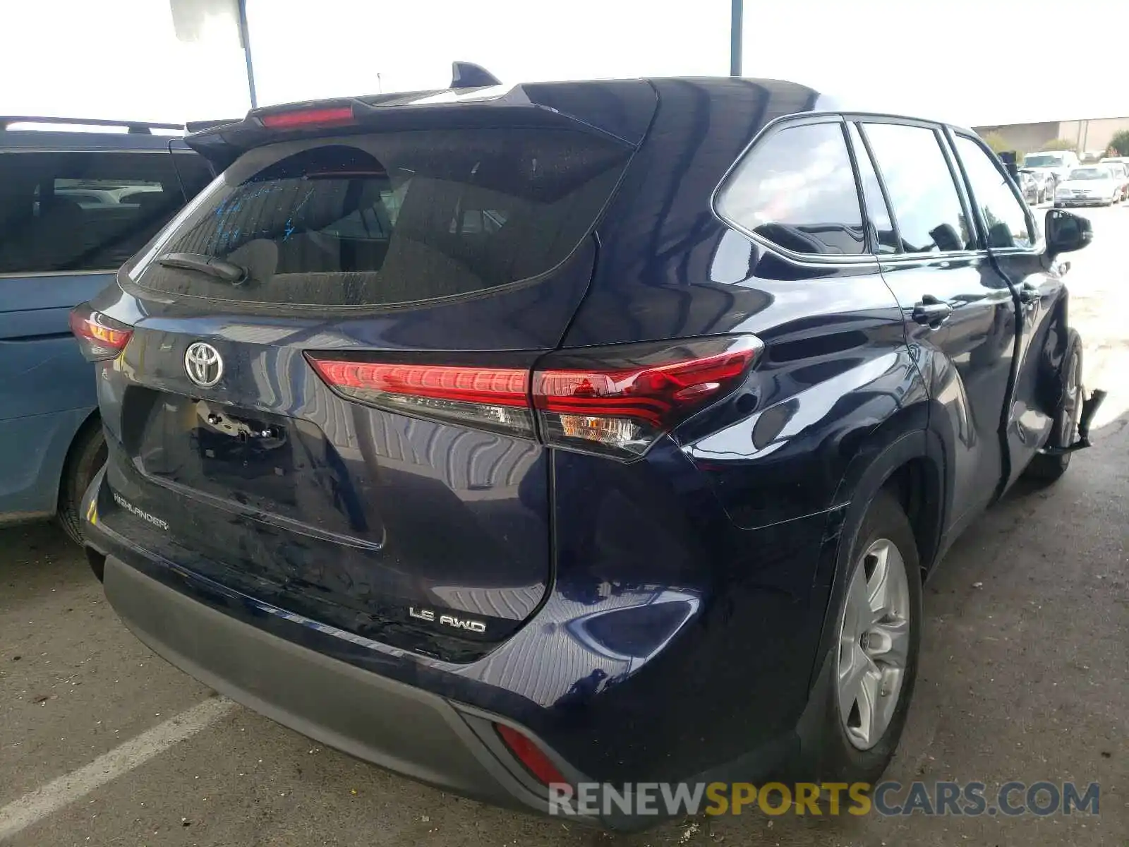 4 Photograph of a damaged car 5TDBZRBH9MS087163 TOYOTA HIGHLANDER 2021