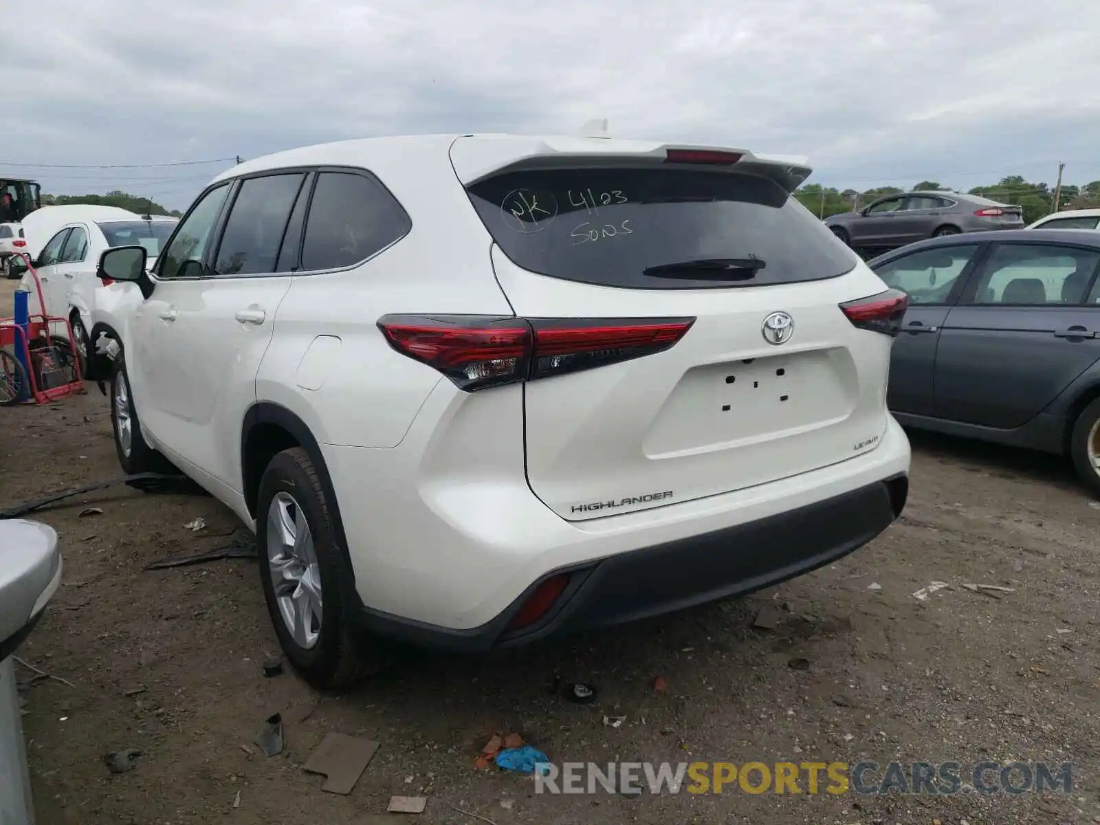 3 Photograph of a damaged car 5TDBZRBH9MS534266 TOYOTA HIGHLANDER 2021