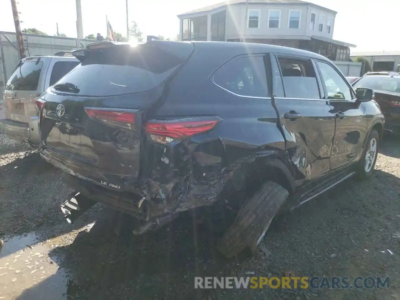 4 Photograph of a damaged car 5TDBZRBHXMS115410 TOYOTA HIGHLANDER 2021