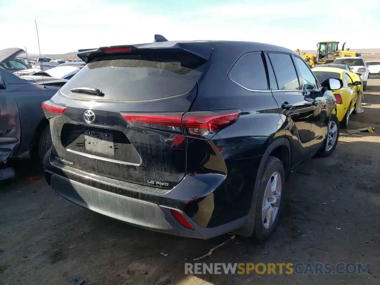 4 Photograph of a damaged car 5TDBZRBHXMS122146 TOYOTA HIGHLANDER 2021