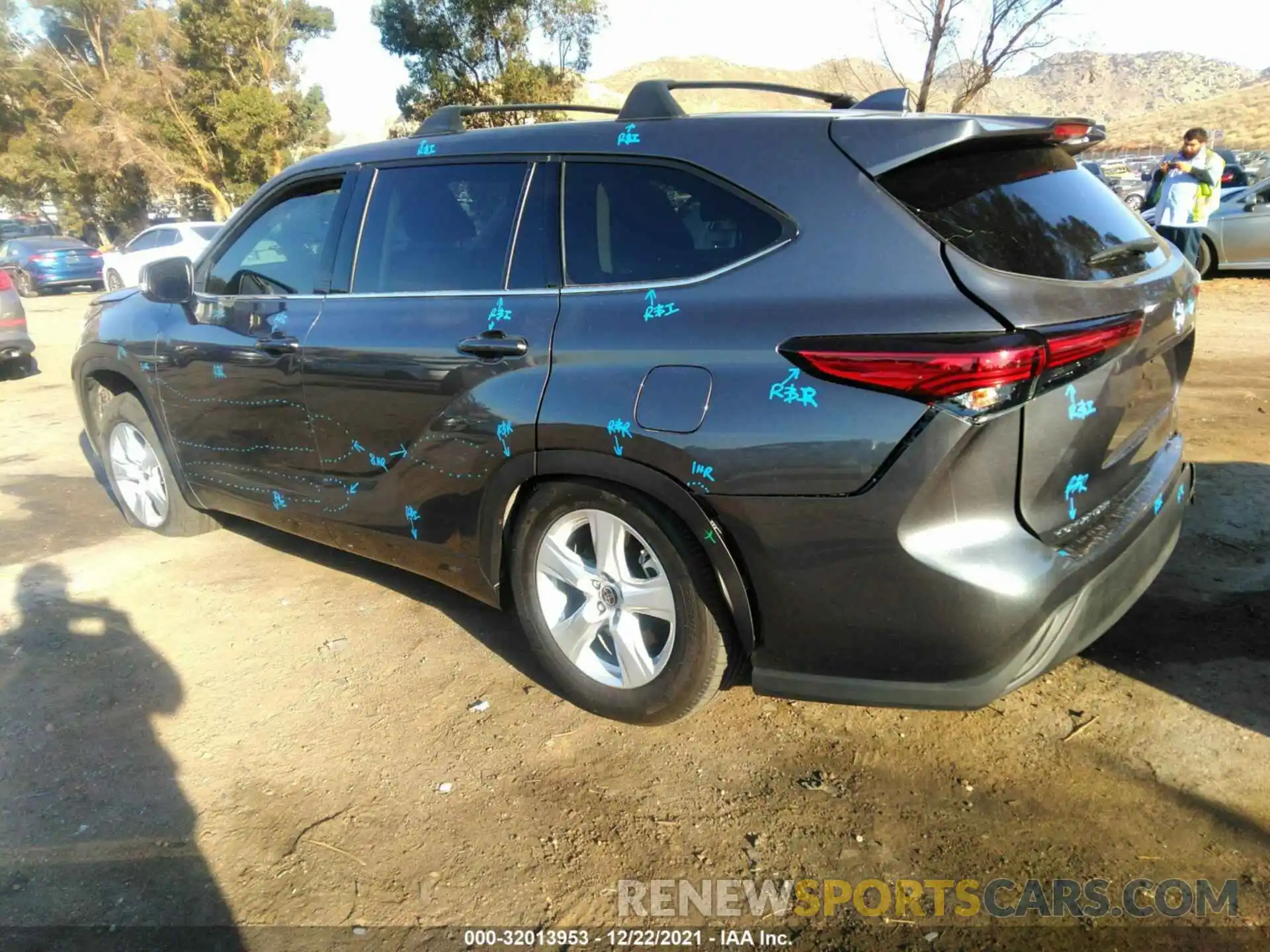 3 Photograph of a damaged car 5TDCZRAH0MS535263 TOYOTA HIGHLANDER 2021