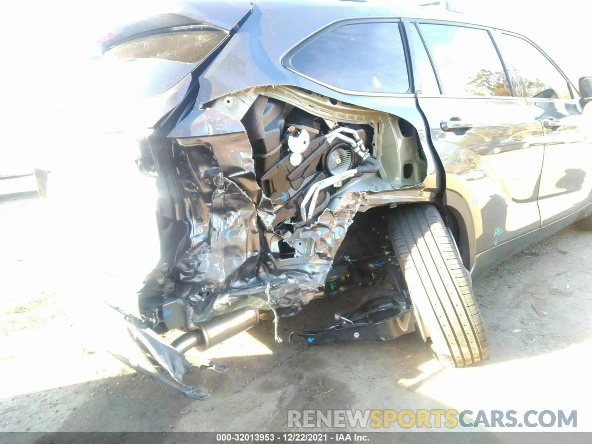 6 Photograph of a damaged car 5TDCZRAH0MS535263 TOYOTA HIGHLANDER 2021