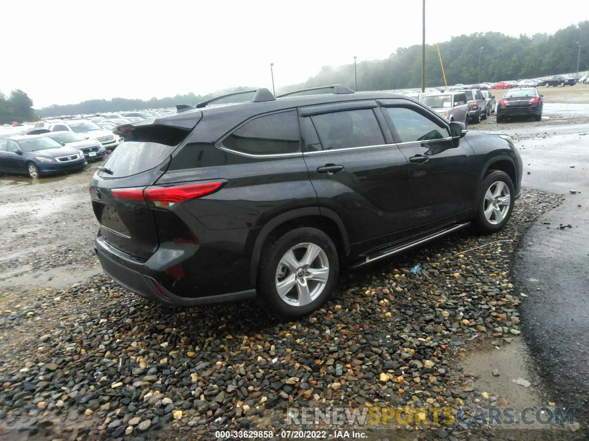 4 Photograph of a damaged car 5TDCZRAH0MS536574 TOYOTA HIGHLANDER 2021