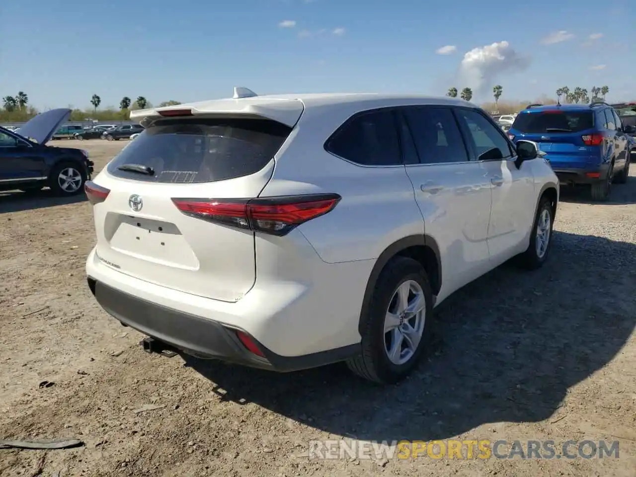 4 Photograph of a damaged car 5TDCZRAH1MS057404 TOYOTA HIGHLANDER 2021