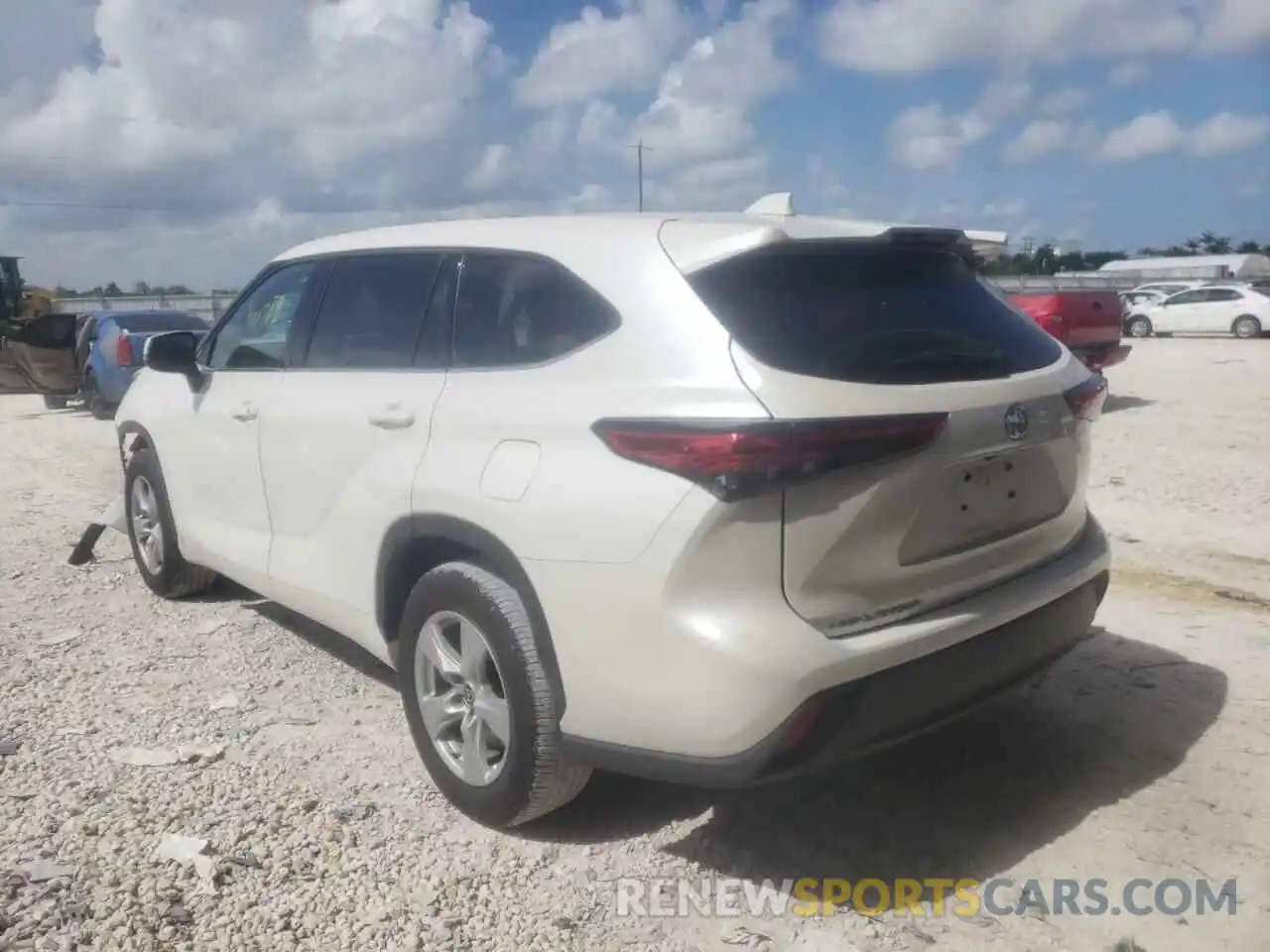 3 Photograph of a damaged car 5TDCZRAH2MS047741 TOYOTA HIGHLANDER 2021