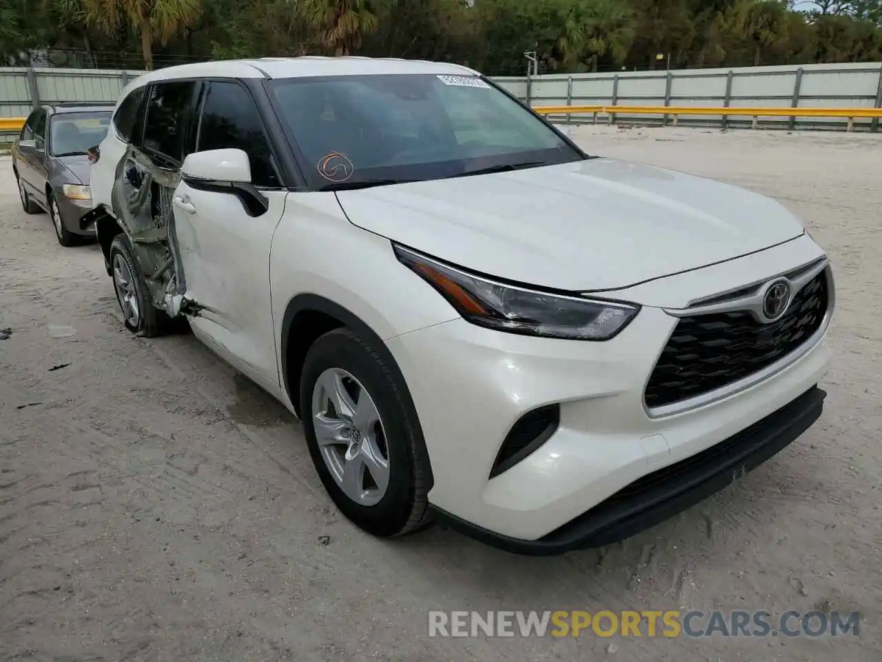 1 Photograph of a damaged car 5TDCZRAH4MS047031 TOYOTA HIGHLANDER 2021