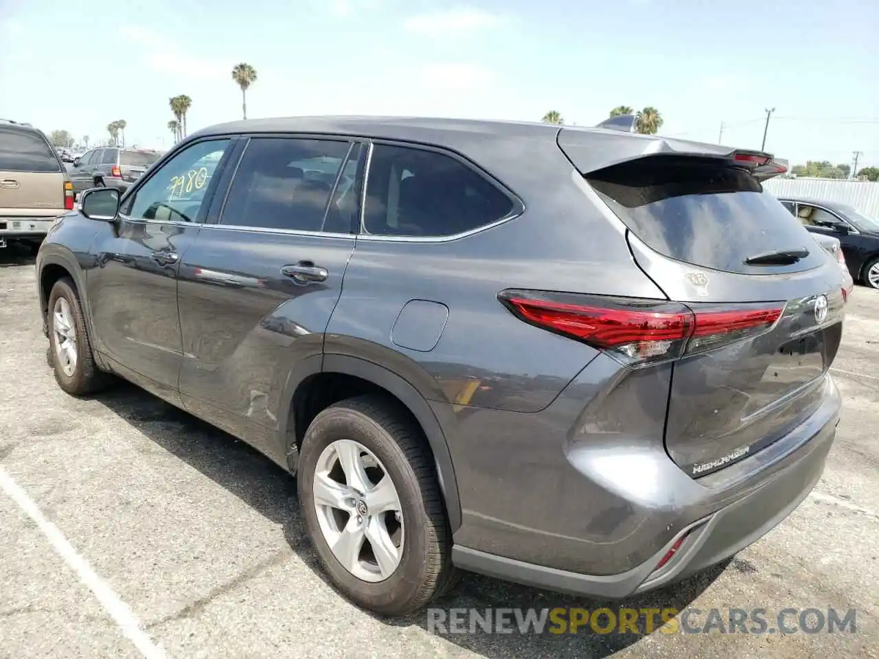 3 Photograph of a damaged car 5TDCZRAH5MS074996 TOYOTA HIGHLANDER 2021