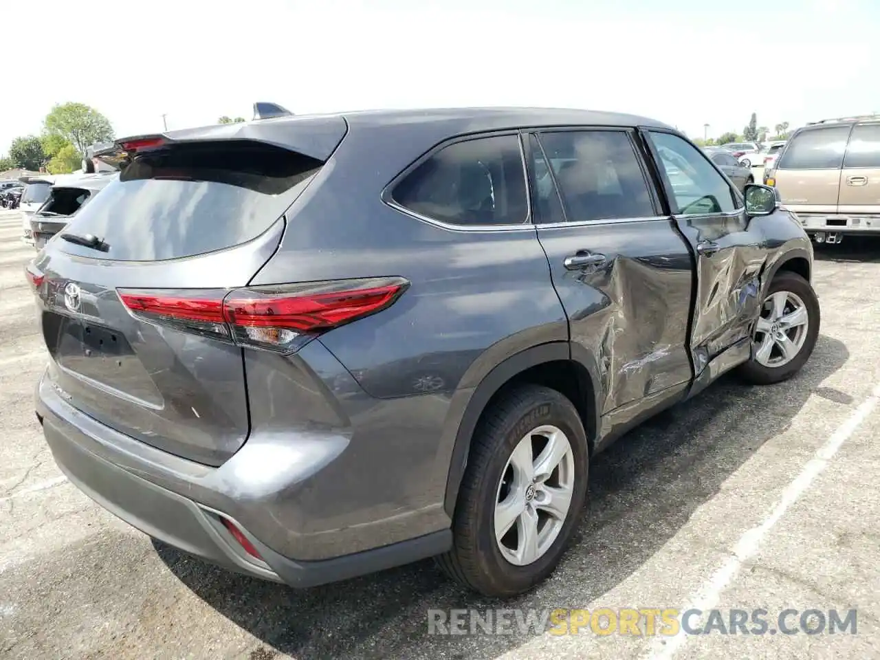 4 Photograph of a damaged car 5TDCZRAH5MS074996 TOYOTA HIGHLANDER 2021