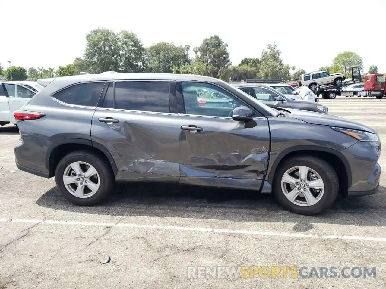 9 Photograph of a damaged car 5TDCZRAH5MS074996 TOYOTA HIGHLANDER 2021