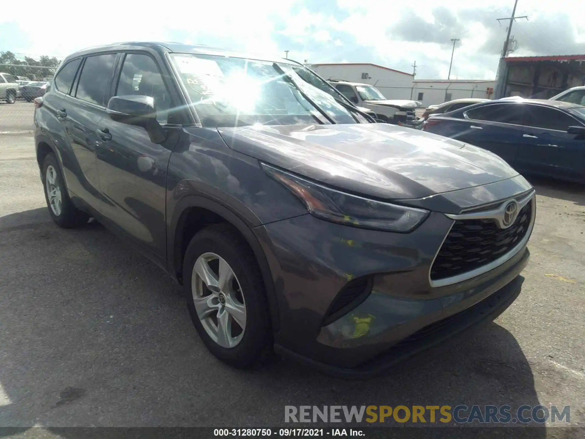 1 Photograph of a damaged car 5TDCZRAH5MS524033 TOYOTA HIGHLANDER 2021