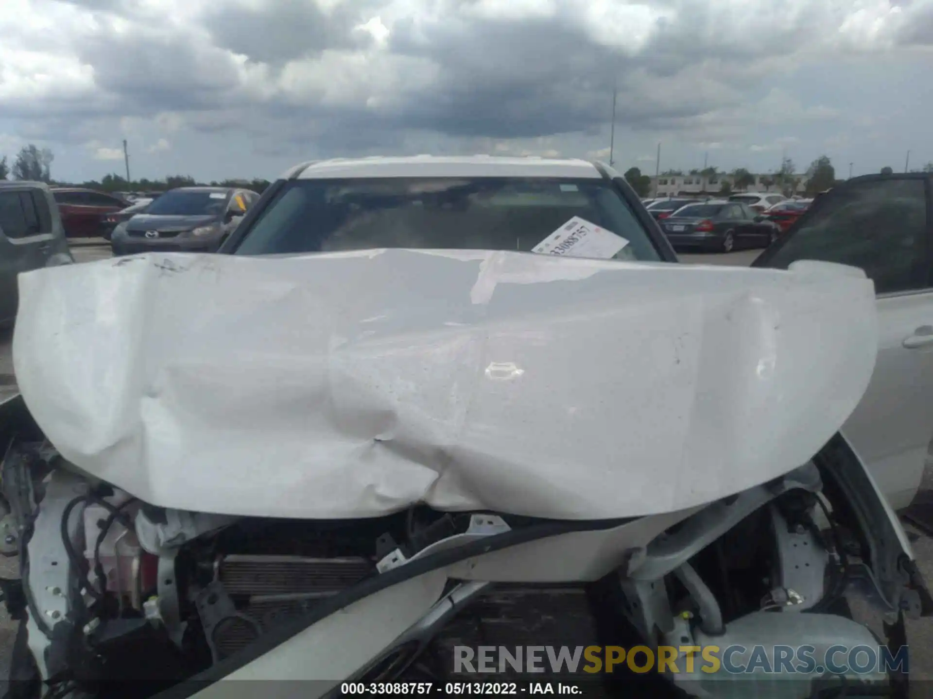 10 Photograph of a damaged car 5TDCZRAH5MS531466 TOYOTA HIGHLANDER 2021