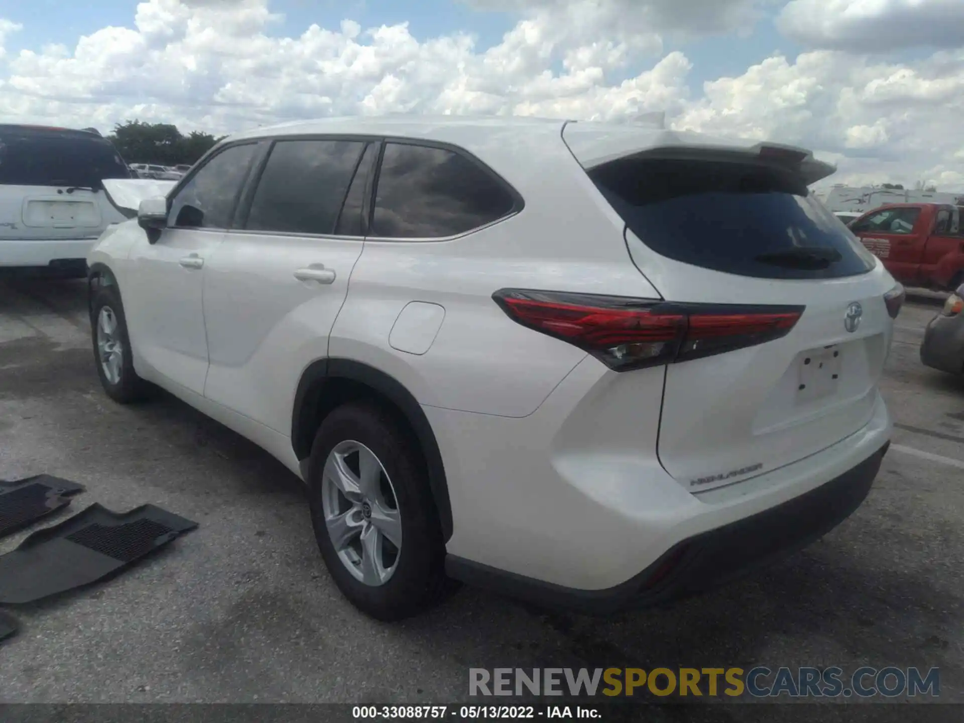 3 Photograph of a damaged car 5TDCZRAH5MS531466 TOYOTA HIGHLANDER 2021