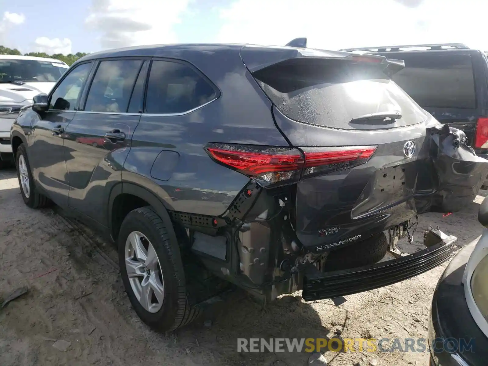 3 Photograph of a damaged car 5TDCZRAH6MS043188 TOYOTA HIGHLANDER 2021