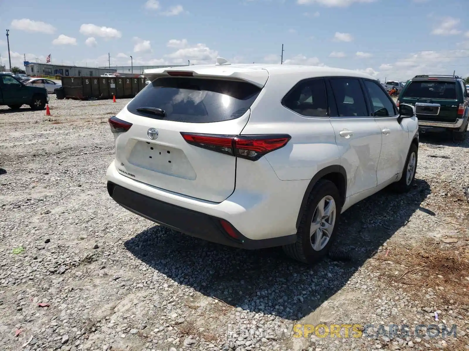 4 Photograph of a damaged car 5TDCZRAH6MS520296 TOYOTA HIGHLANDER 2021