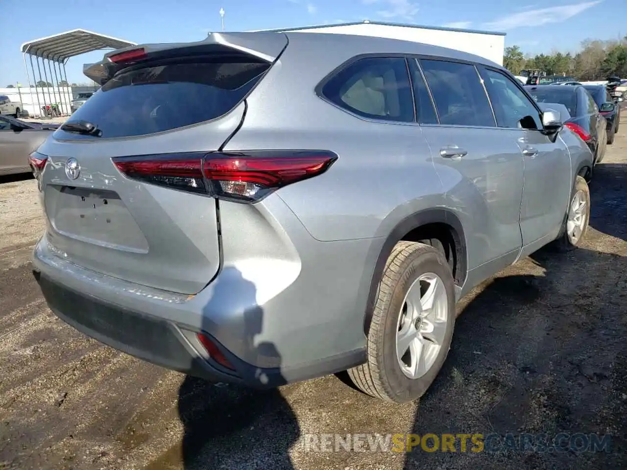 4 Photograph of a damaged car 5TDCZRAH6MS538216 TOYOTA HIGHLANDER 2021