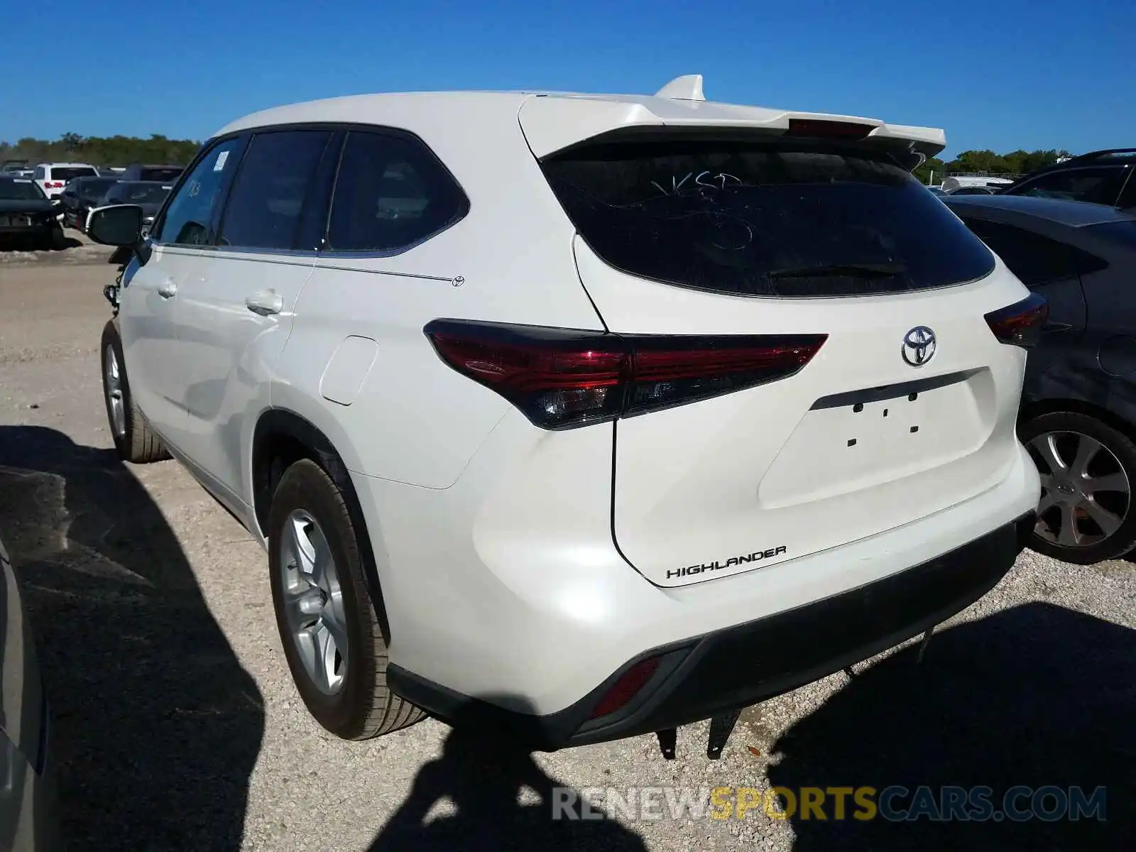 3 Photograph of a damaged car 5TDCZRAH7MS032054 TOYOTA HIGHLANDER 2021