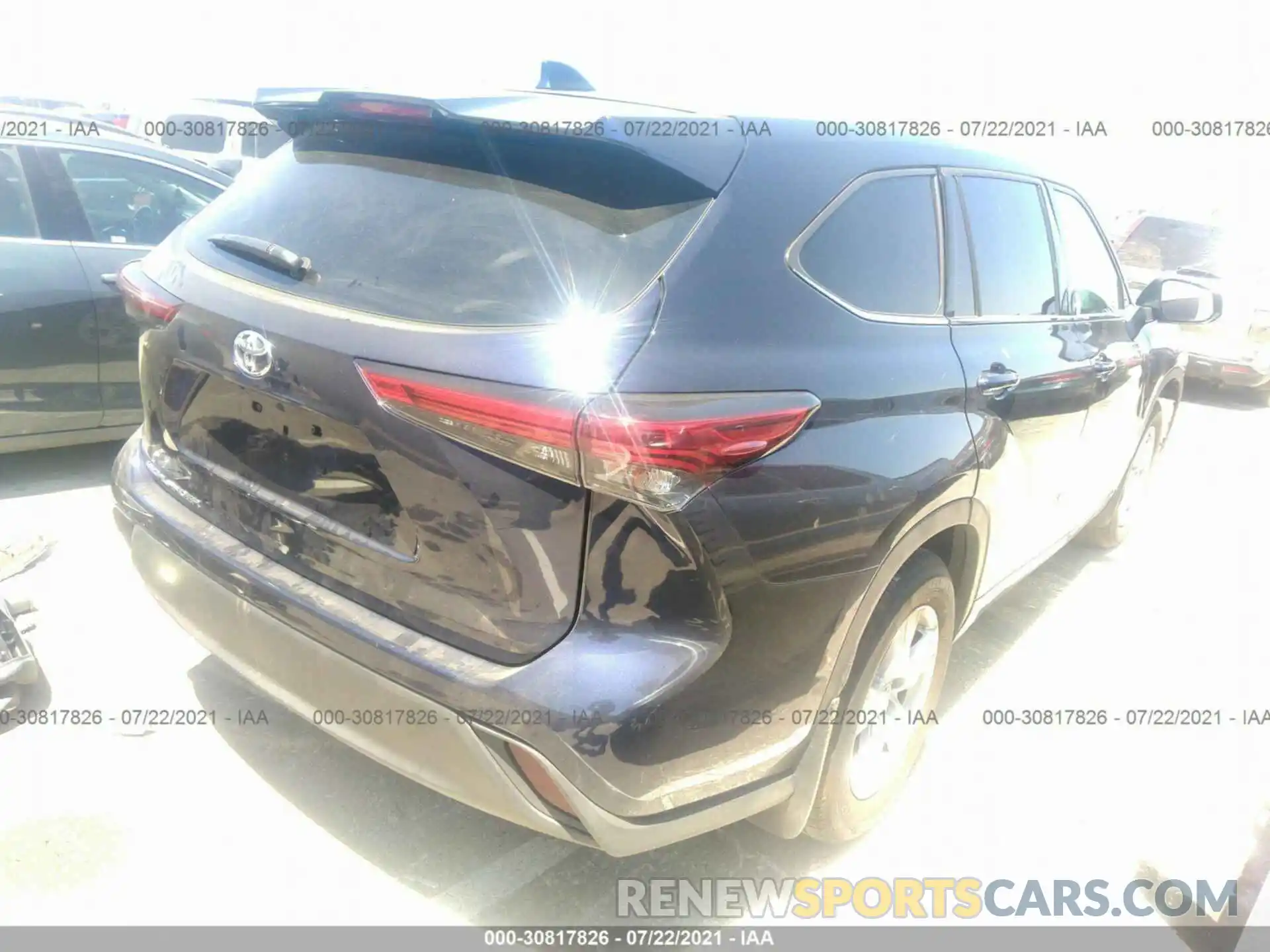 4 Photograph of a damaged car 5TDCZRAH7MS518539 TOYOTA HIGHLANDER 2021